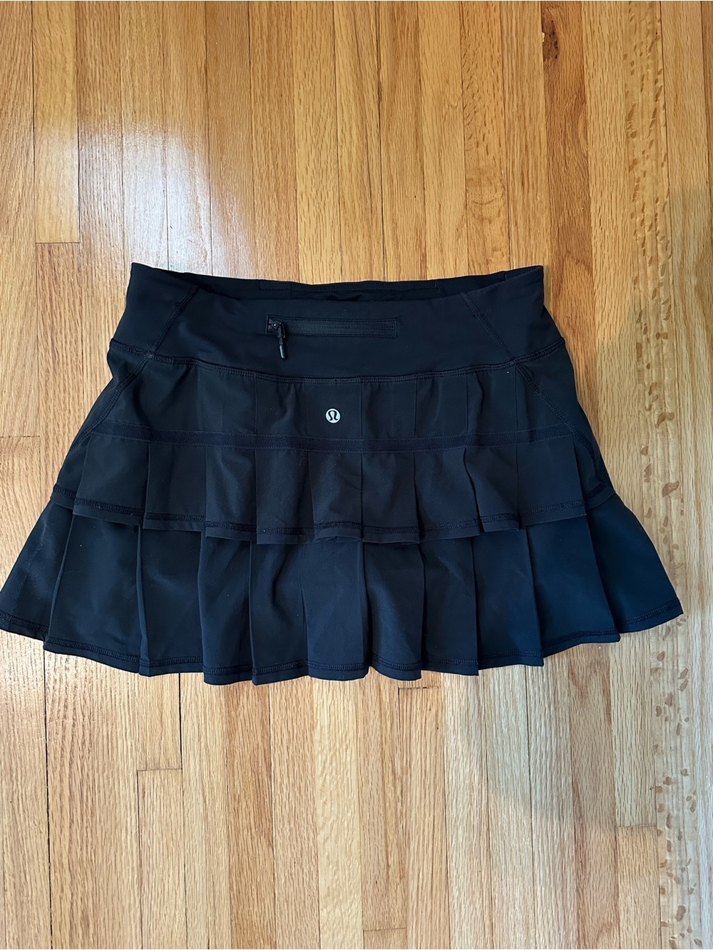 lululemon athletica Black Pleated Skort - size 6